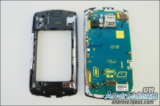 Illustration for article titled The PlayStation Phone, Torn Apart